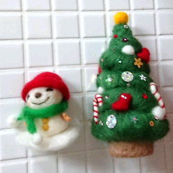 【送料無料】  羊毛フェルト  クリスマスツリー と 雪だるま 2枚目の画像