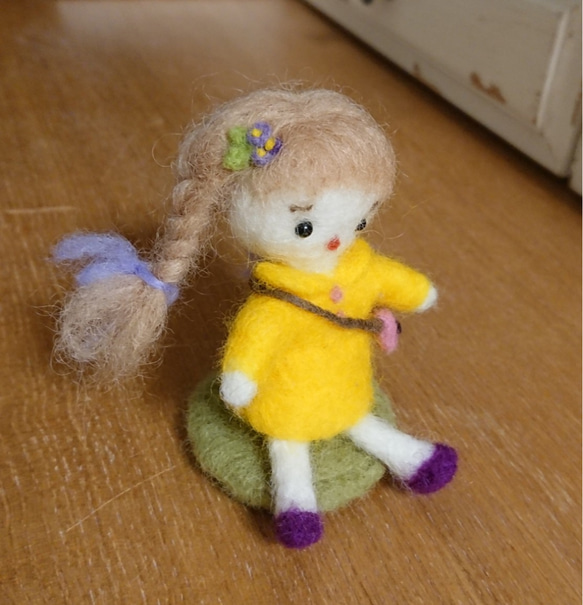 【送料無料】 羊毛フェルト  人形 「元気出たよ！」  置物  「Creema限定」 6枚目の画像