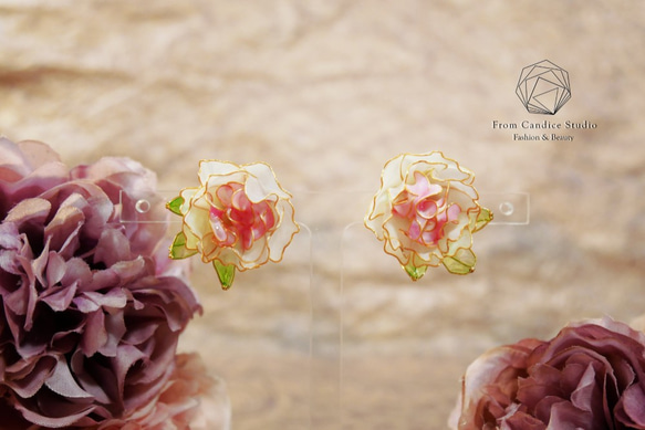雲朵系列 NO.107 庭園玫瑰• 白精靈 / 水晶花樹脂耳環 . From Candice 手作歐風新娘頭飾 第3張的照片