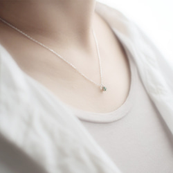 Tiny Emerald Necklace 925 Sterling Silver May Birthstone 第4張的照片