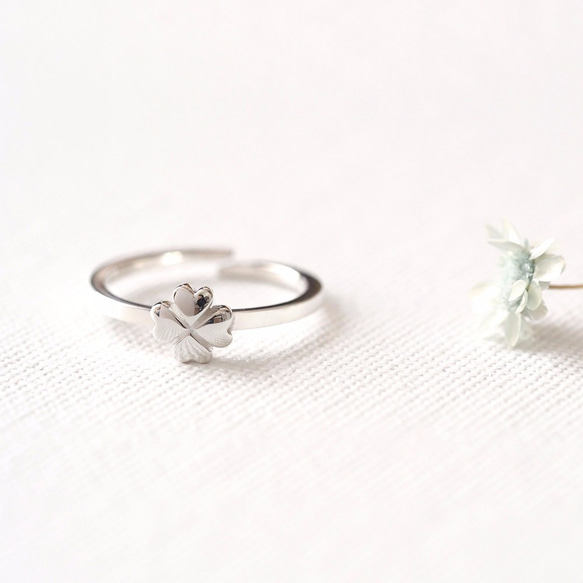 Four leaf Clover Ring 925 Sterling Silver Dainty Tiny Charm 第1張的照片