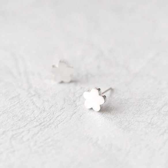 Mini flower earrings 925 Sterling Silver 第1張的照片