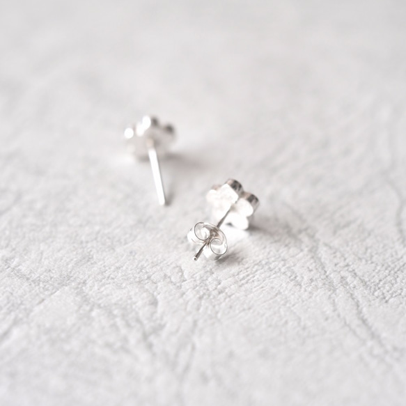 Mini flower earrings 925 Sterling Silver 第3張的照片