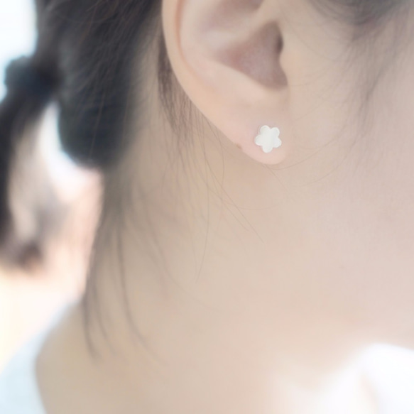 Mini flower earrings 925 Sterling Silver 第4張的照片