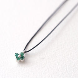 Tiny Emerald Flower String Necklace 925 Sterling Silver 第1張的照片