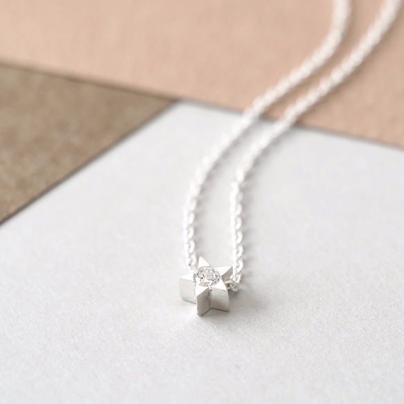 White tiny star Necklace 925 Sterling Silver 第1張的照片