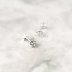 White Tiny Star Earrings 925 Sterling Silver Dainty Jewelry 第3張的照片