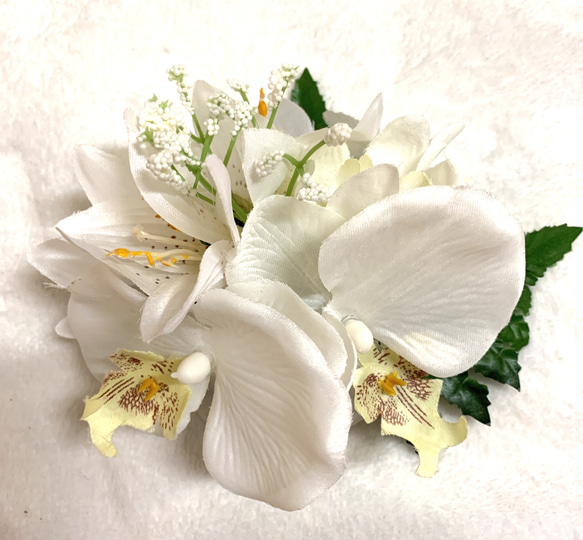 売り切れました　ハワイアン髪飾りフラダンス 花飾り 胡蝶蘭(白) 結婚式 ベッドドレス