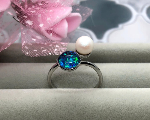 ♡理楽♡　オーダー　オパールデザインリング K18オパールリングのご紹介です。 幻想的なオパールの美しさは