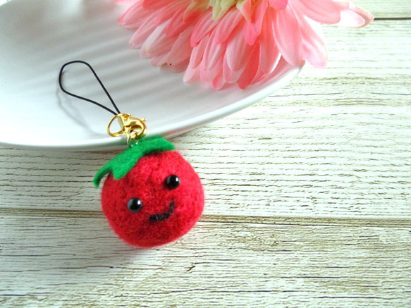 人気です】羊毛フェルトのトマトちゃんストラップ[受注生産] 携帯
