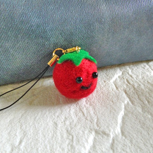 人気です】羊毛フェルトのトマトちゃんストラップ[受注生産] 携帯