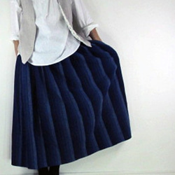 商品/teliteスカート丈72cm短め裏地なし日本藍染め節織備後絣かつお縞グラデーション木綿スカート（SK-0107) 3枚目の画像