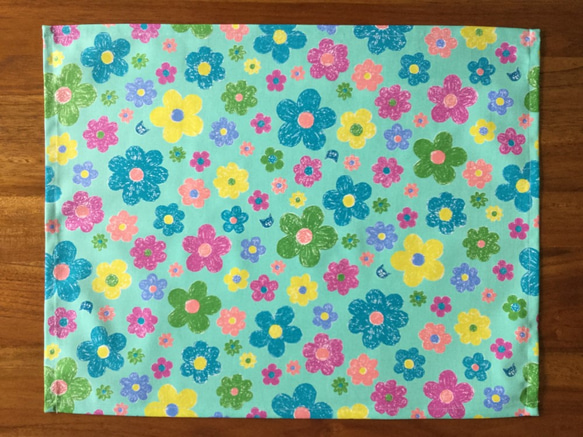 【売り切れ】40x50cm ランチョンマット *花とニャンコ(ペパーミントグリーン)mikketa*　 1枚目の画像