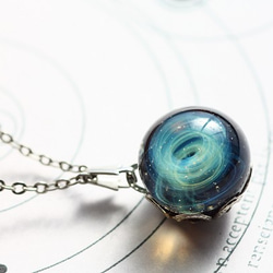 硝子の☆Celestial globe〈天球儀〉ネックレス/星雲【B0220】 3枚目の画像