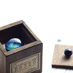 ガラスのオブジェ”宇宙”木箱入り【B0320】 3枚目の画像