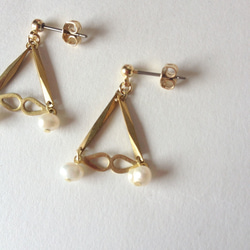 [再]Gold triangle with pearl 2枚目の画像