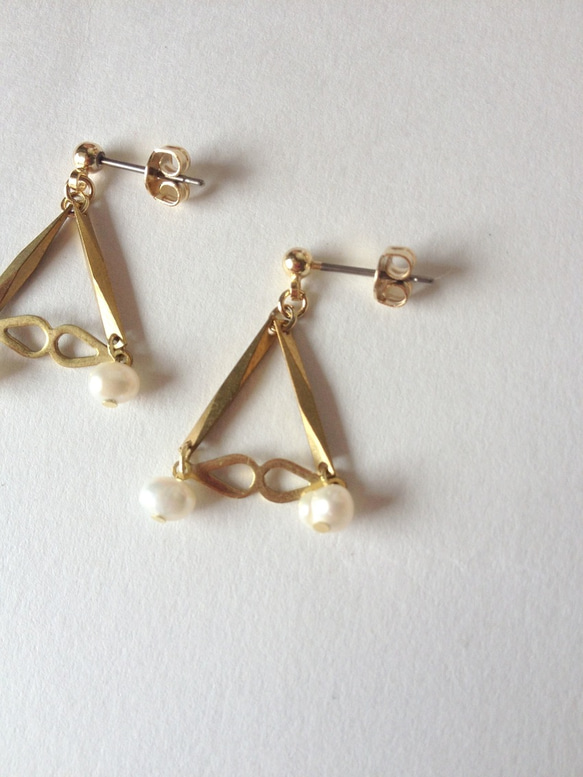 [再]Gold triangle with pearl 2枚目の画像