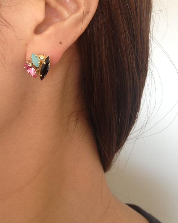 !!!SALE!!! Splinter swarovski studs 1枚目の画像