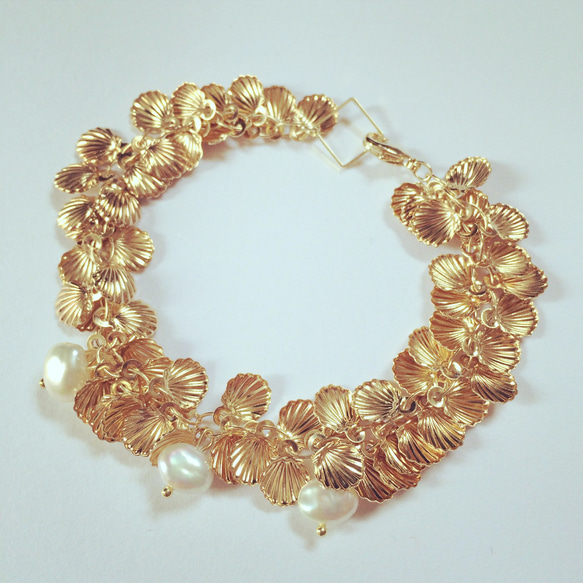 Shell bracelet 1枚目の画像