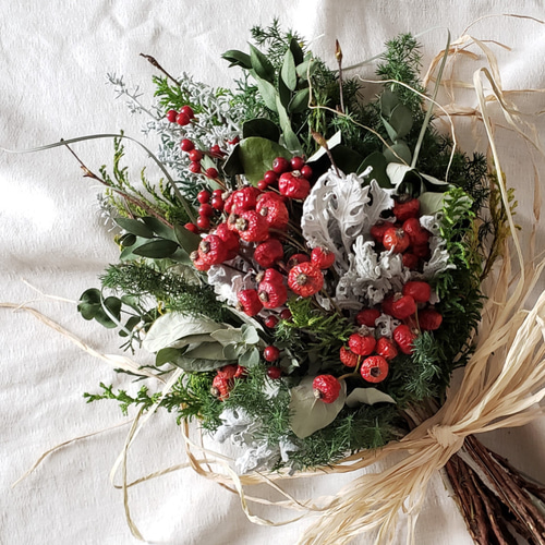 グリーンと赤い実の冬スワッグ / ドライフラワー ドライフラワー