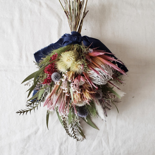 ✧SALE中✧˖°】2種類のプロテアが印象的なスワッグ ／ ドライフラワー  