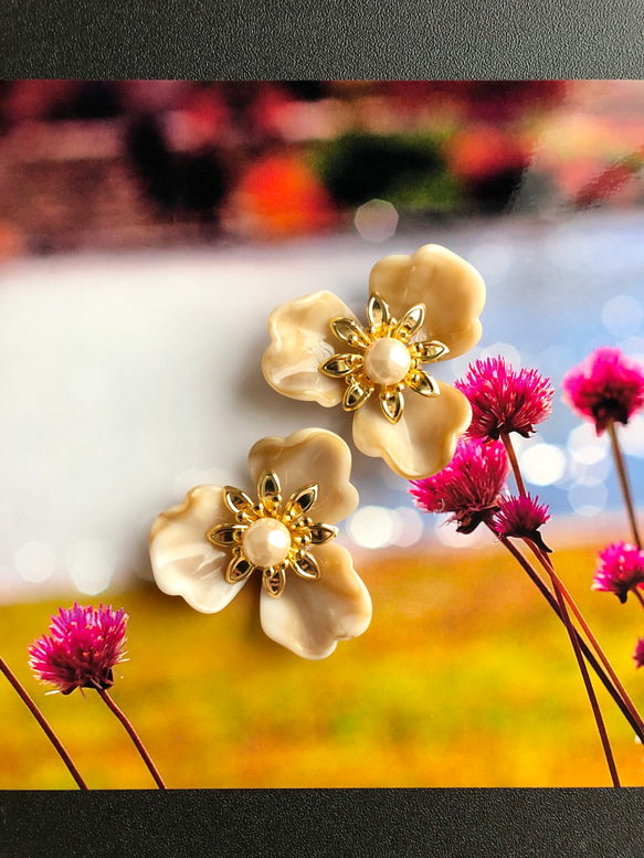 山口県フリータレント　兼頭のぞみさん着用モデル＊ミルクティーFlower＊イヤークリップorピアス 6枚目の画像