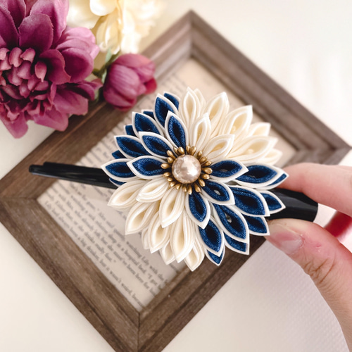 つまみ細工ヘアクリップ ＊和モダン オフホワイト×デニム＊ ヘア