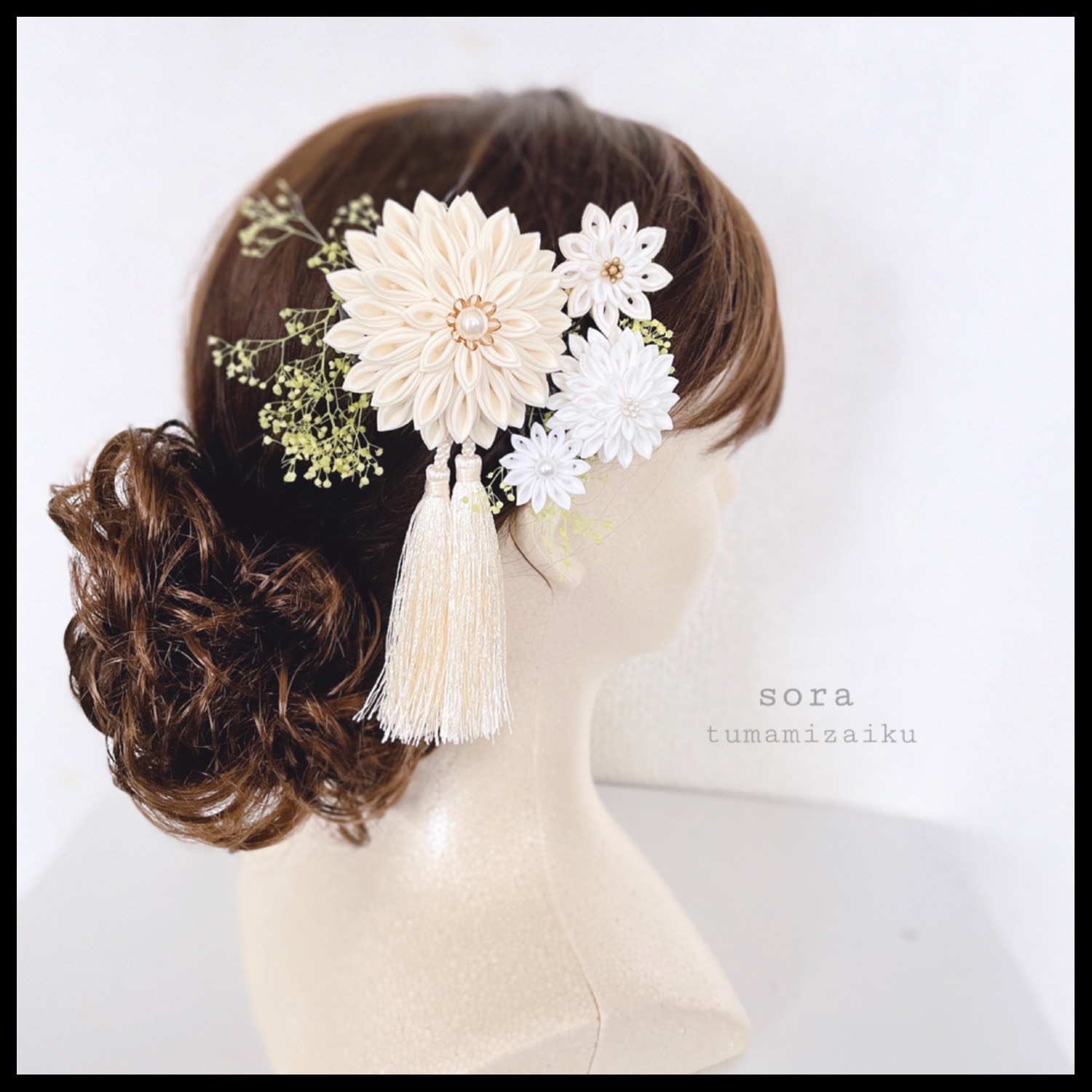 つまみ細工　髪飾り　＊清楚なホワイト＊ 成人式　卒業式　七五三　結婚式　ウェディング　ベッドドレス