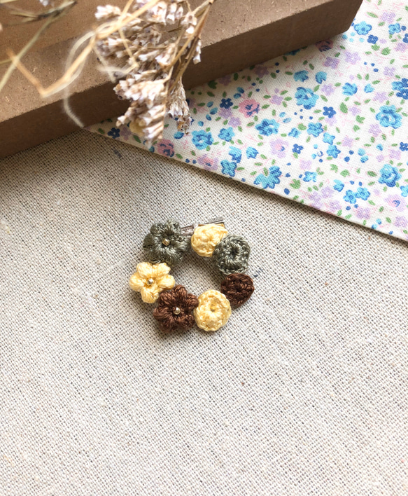 フルールセルクルブローチ（イエローブラウン） ブローチ green-story