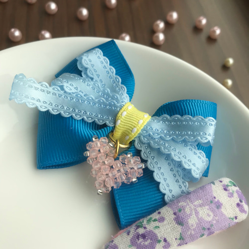 水色リボンヘアピン ピンクのゆらゆらハートチャーム付き ヘアピン