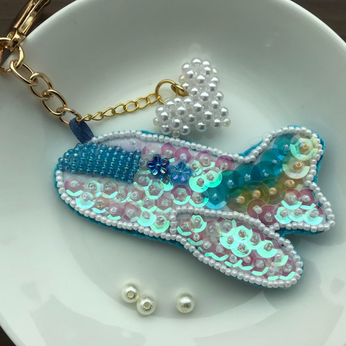 オーダー ビーズ刺繍の飛行機バックチャーム バッグチャーム