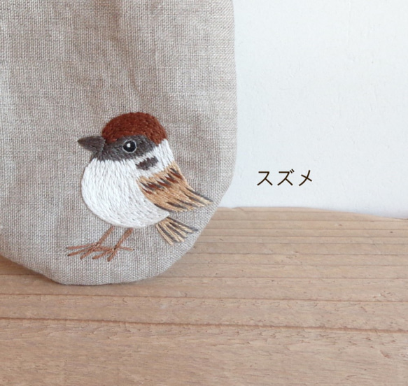 【サイズ変更可・ドネイション対応】小鳥さんの刺繍ミニリネン巾着（シリーズA) 3枚目の画像
