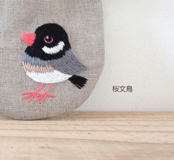 【サイズ変更可・ドネイション対応】小鳥さんの刺繍ミニリネン巾着（シリーズB) 3枚目の画像
