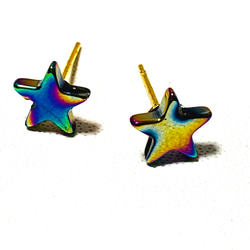 【非金属】小ぶり　〜虹色の星〜  オーロラ ヘマタイト ピアス／イヤリング ／樹脂✳︎宇宙　メンズ 4枚目の画像