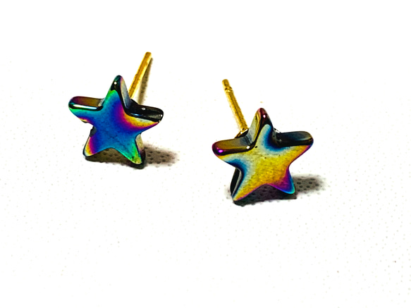 【非金属】小ぶり　〜虹色の星〜  オーロラ ヘマタイト ピアス／イヤリング ／樹脂✳︎宇宙　メンズ 4枚目の画像