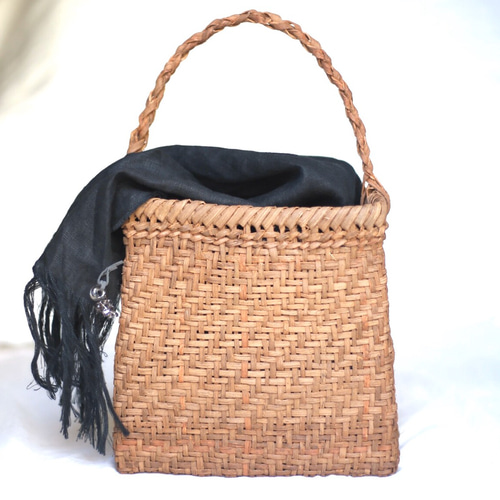 ◽️国産 山葡萄 かごバッグ 楽天市場】純国産 山葡萄かごバッグ 5mm極細網代編み 極太ひご