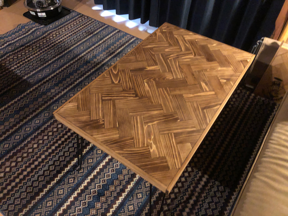 ヘリンボーンテーブル（大サイズ 強濃）ヘリンボーン ローテーブル 一点もの オシャレ 西海岸 折りたたみテーブル 6枚目の画像