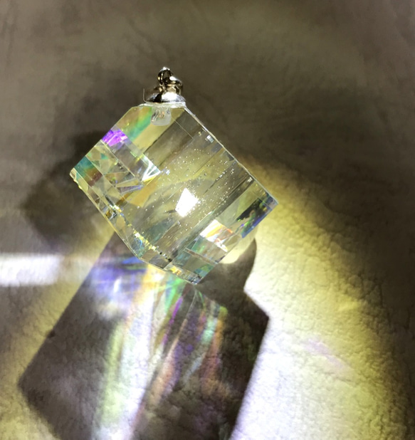 ダイクロガラスペンダント “CUBE”15 4枚目の画像