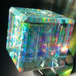 ダイクロガラスキューブ　”第六感” 2枚目の画像