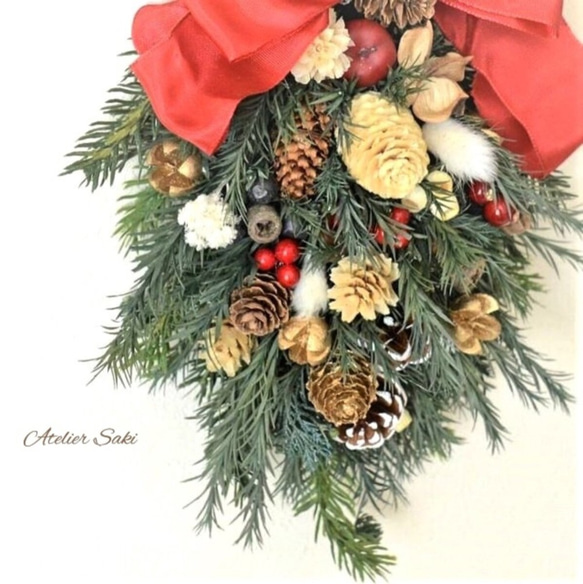 《受注品》クリスマススワッグ・木の実と赤いリボのノエルスワッグ　    クリスマスカラーがかわいい華やかな、クリスマスの 2枚目の画像