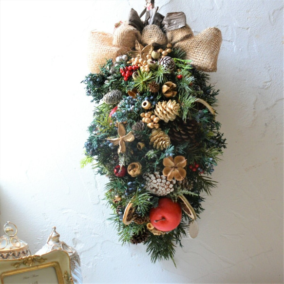 大きなクリスマススワッグ・リンゴ・木の実・レモン・豪華な飾り付けのスワッグ 6枚目の画像