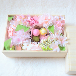 桜のボックスアレンジメント・蓋付き桐箱アレンジメント・和のフラワーアレンジメント・お花見・ウエディングスペースを彩る 6枚目の画像
