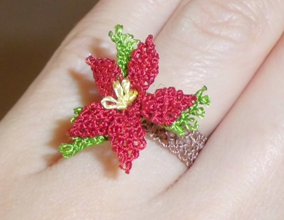 赤い小花の指輪 2枚目の画像