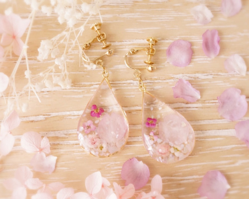 niki.du.poulain  布花　片耳ピアス　フラワー　木蓮のような花 7月誕生月花】蓮のピアス/イヤリング/ノンホールピアス 睡蓮