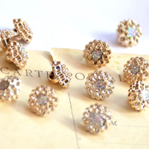 Gold flower buttons ゴールド フラワー ボタン*ダリア*リメイク*手芸  