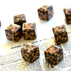 レオパード柄 キューブ アクリルビーズ 2枚目の画像