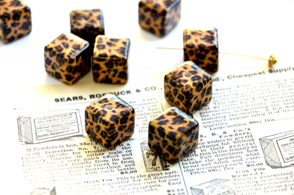 レオパード柄 キューブ アクリルビーズ 4枚目の画像