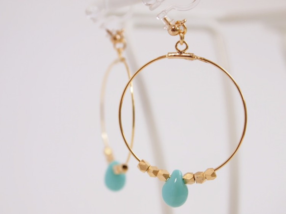 Hoop earrings turquoise 1枚目の画像