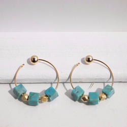 Hoop earrings square turquoise 4枚目の画像