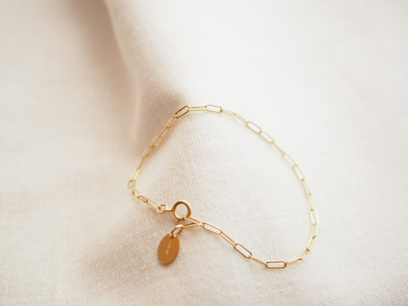 14kgf　スクエアチェーンブレスレット　14kgf刻印プレート　ゴールドフィルド　華奢　シンプル　つけっぱなしOK 4枚目の画像